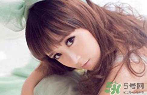 怀孕4个月肚皮痒正常吗,怀孕4个月肚皮痒咋回事 怀孕4个月肚皮痒正常吗,怀孕4个月肚皮痒咋回事