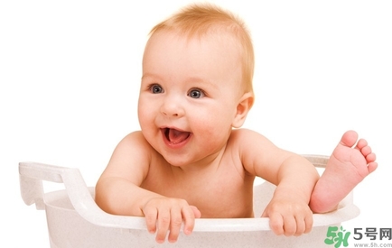 做试管婴儿是怎么操作的,试管婴儿的具体步骤 做试管婴儿是怎么操作的,试管婴儿的具体步骤