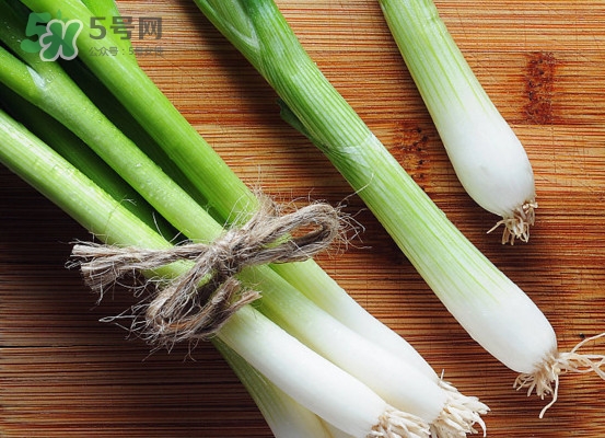 熟的大葱是发物吗,炒熟的大葱是发物吗