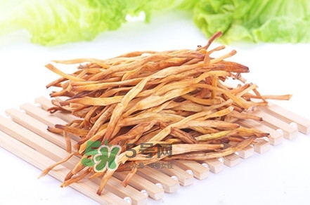 干黄花菜怎么处理才能吃,干黄花菜怎么吃?