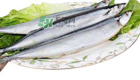 秋刀鱼怎么处理内脏,冰冻秋刀鱼怎么处理