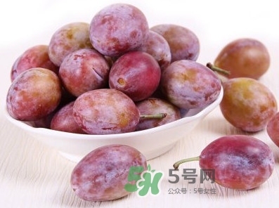 西梅能多吃吗?,西梅吃多了会上火吗 西梅能多吃吗?,西梅吃多了会上火吗