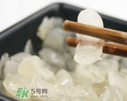 皂角米能丰胸吗,桃胶雪燕皂角米能丰胸吗