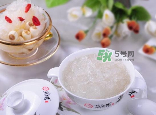 燕窝和银耳的口感区别,燕窝的口感和银耳的口感相似