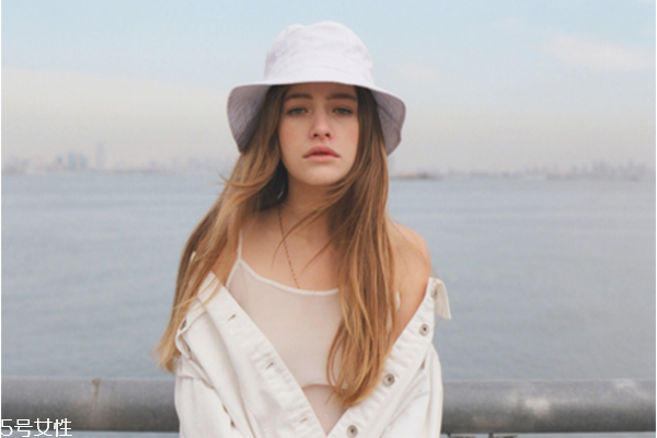 粉底液暗沉的原因(为什么粉底液会暗沉)