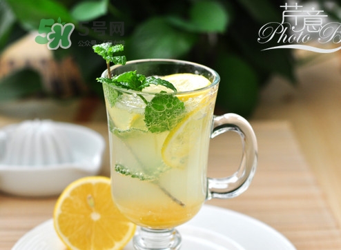 苏打水和小苏打的区别,小苏打水和苏打水的区别