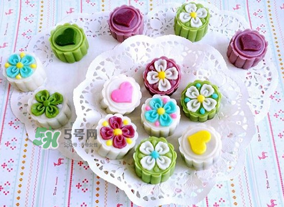 做冰皮月饼的材料,冰皮月饼是什么粉做的