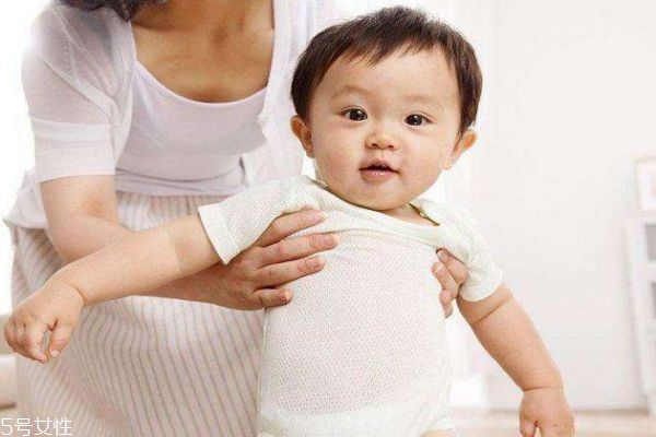 不要牵着宝宝走路(宝宝走路一定要牵着手) 不要牵着宝宝走路(宝宝走路一定要牵着手)