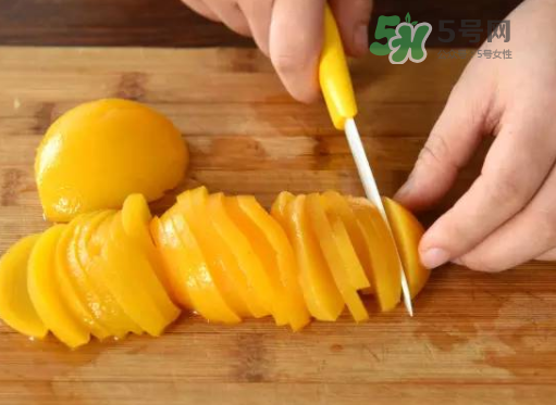 杨桃的吃法有哪些,黄桃的吃法有哪些