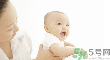 给娃娃断奶的最佳办法,如何戒奶