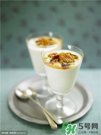 酸奶不能和什么吃,喝酸奶禁忌什么食物