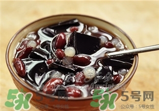 龟苓膏是什么做的真的有乌龟吗,龟苓膏粉什么牌子好 龟苓膏是什么做的真的有乌龟吗,龟苓膏粉什么牌子好