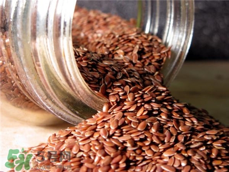 亚麻籽油的功效和作用,亚麻籽油的功效和作用及食用方法 亚麻籽油的功效和作用,亚麻籽油的功效和作用及食用方法