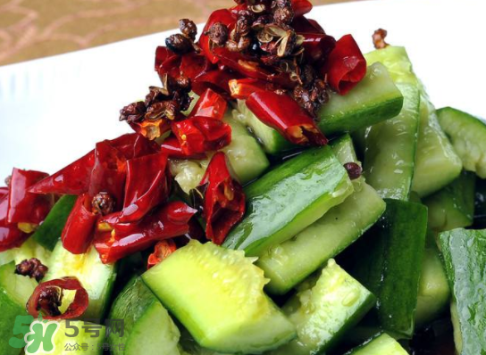 黄瓜不能和什么一起吃 食物相克表,黄瓜不能和什么一起吃/同吃