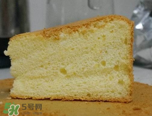 戚风蛋糕倒扣多久脱模,戚风要倒扣多久脱模 戚风蛋糕倒扣多久脱模,戚风要倒扣多久脱模