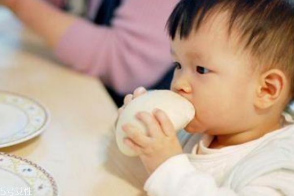 孩子不吃饭可以这么办(小孩不吃饭有什么办法)