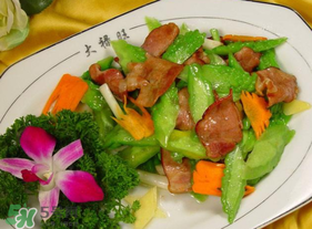 苦瓜的营养价值及功效,苦瓜的营养价值有哪些 苦瓜的营养价值及功效,苦瓜的营养价值有哪些