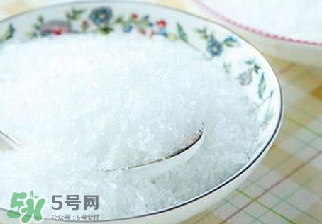 做菜放多少味精合适,做菜什么时候放味精好