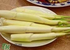 炒茼蒿要不要先焯水,筒篙焯水吗