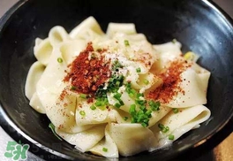 油泼面的吃法,油泼面的吃法和感受 油泼面的吃法,油泼面的吃法和感受