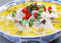 怎样做酸菜鱼视频,正宗川菜酸菜鱼的做法和步骤