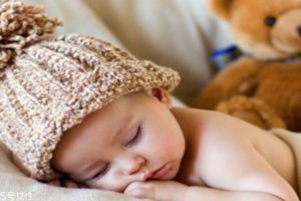 宝宝睡多久合适(三个月以内的宝宝睡多久合适)