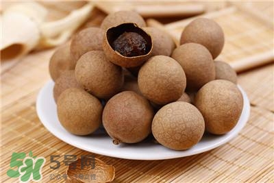 龙眼和桂圆的区别图片,龙眼和桂圆的区别龙眼的功效和作用 龙眼和桂圆的区别图片,龙眼和桂圆的区别龙眼的功效和作用