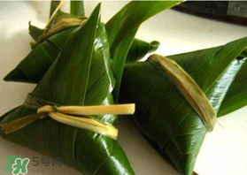 芦苇叶粽子的包法,芦苇叶粽子的包法视频慢动作