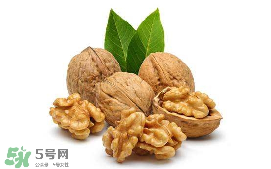 生的核桃和熟的核桃哪个营养好,吃生核桃好还是熟核桃好