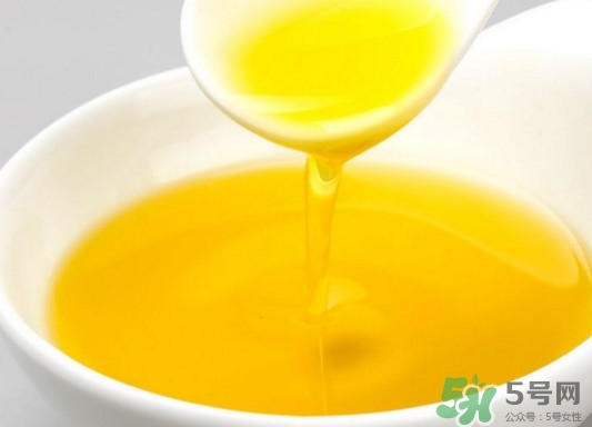 蜂蜜什么时间喝最好最有效,什么季节的蜂蜜质量最好