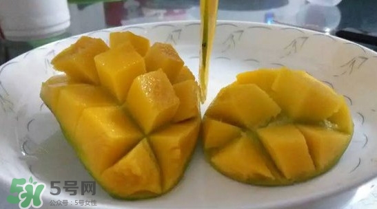 芒果一天吃几个为宜,芒果一天吃几个为宜 芒果的好处有哪些