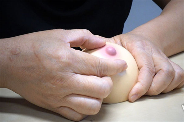 乳房按摩技巧小结,乳房按摩操作方法