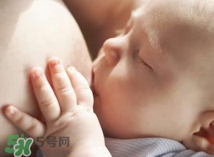 挤出来的母乳可以放冰箱保鲜多久,母乳可以放冰箱保鲜多久