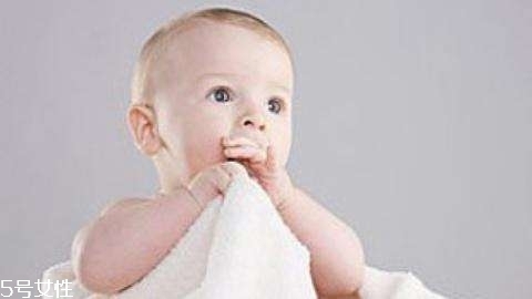 如何减少宝宝发生腹胀的机会(宝宝腹胀怎么解决)