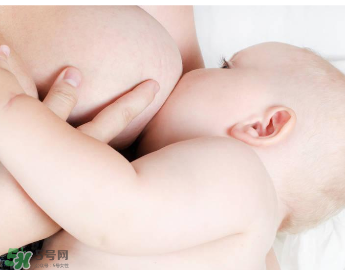 男士乳房变大什么原因引起的,胸部大是什么原因