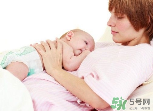 新生儿母乳喂养要不要喂水,母乳喂养要不要喂水喝