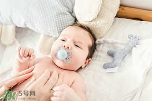 产后急性乳腺炎的症状及治疗方法,产后急性乳腺炎的症状