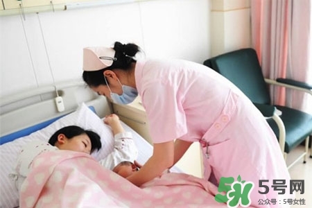 冬季哺乳期穿什么衣服,哺乳期冬天怎么穿衣服