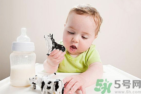 奶水不够是什么原因,产妇奶水不足的原因 奶水不够是什么原因,产妇奶水不足的原因