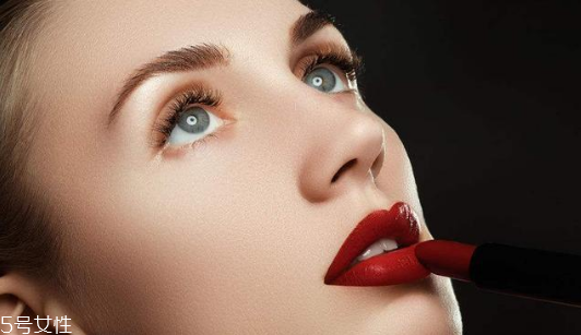 止汗喷雾推荐(止汗喷雾哪个牌子好)