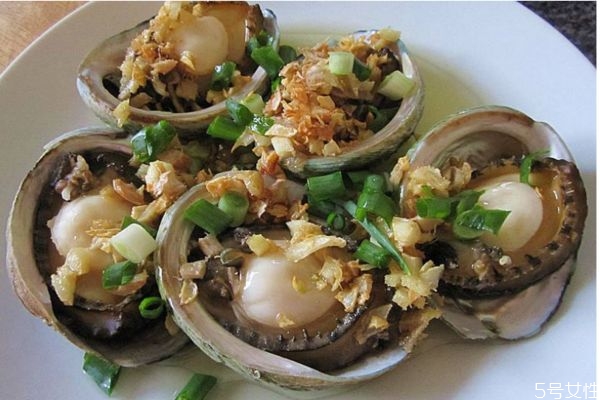 清蒸鲍鱼要不要焯水(清蒸鲍鱼要不要焯水)