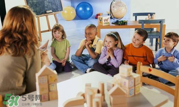 孩子几岁进行性教育比较合适,儿童性教育启蒙要从几岁开始?