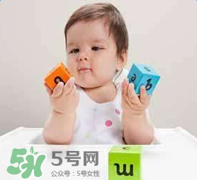 一岁宝宝大脑发育多少了,1岁宝宝发育