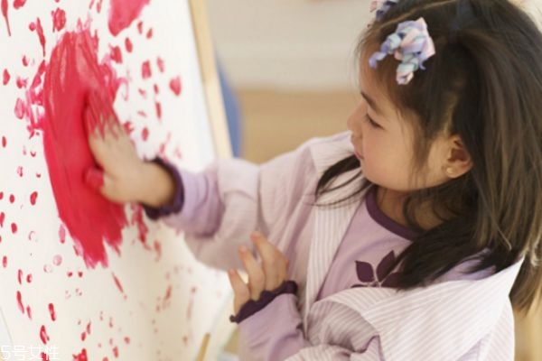 宝宝乱涂乱画怎么办,小孩乱涂乱画怎么解决 宝宝乱涂乱画怎么办,小孩乱涂乱画怎么解决