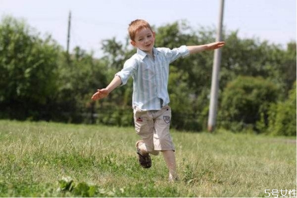怎么取名字好听又有内涵男孩,男孩什么名字好听又有内涵