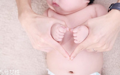 新生儿肚脐怎么样算长好了,新生儿肚脐什么样