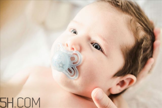 新生儿一个月时的体重应该是多少?,新生儿一月内正常体重对照表