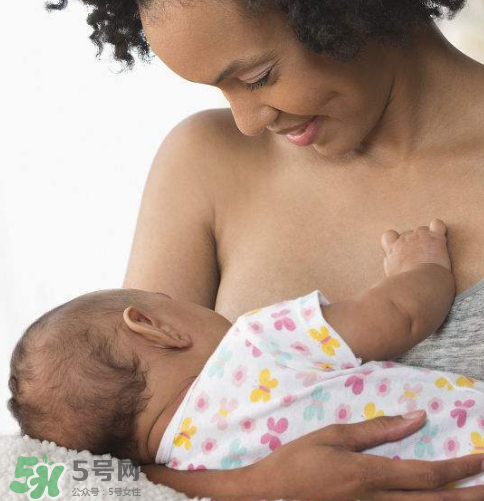 宝宝不吃母乳是为什么,为什么婴儿不吃母乳 宝宝不吃母乳是为什么,为什么婴儿不吃母乳