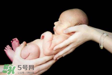 婴儿脐带掉了,新生儿脐带已经掉了还需要注意什么