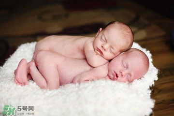 婴儿排便规律,婴儿多大大便才会有规律 婴儿排便规律,婴儿多大大便才会有规律